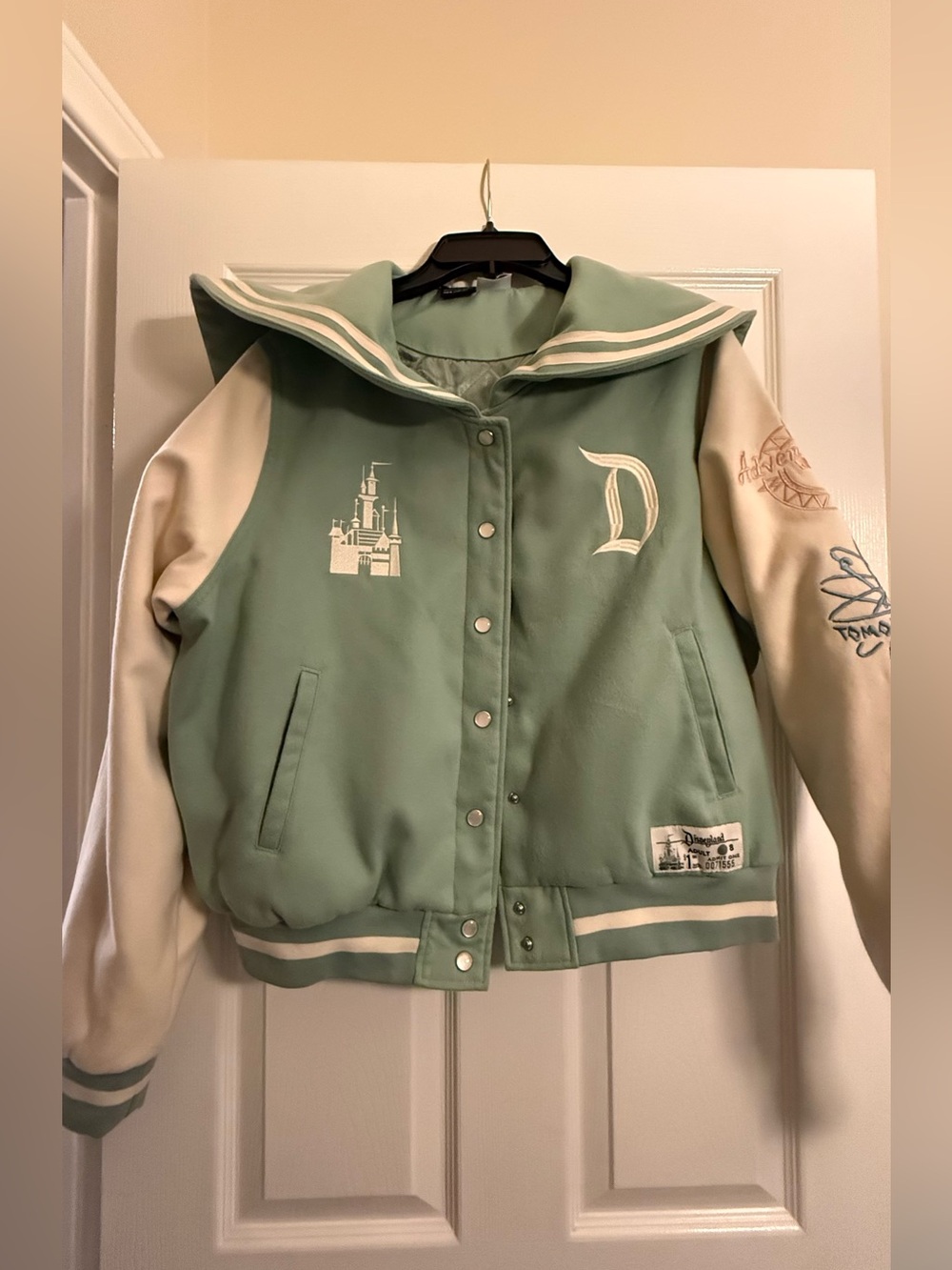 2025 Her Universe Disneyland Marquee Varsity Jacket sz XL